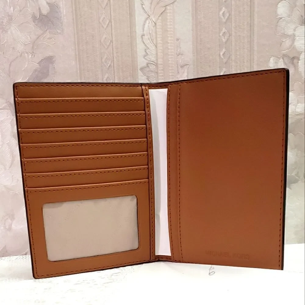 Michael Kors Bedford Teavel Logo Passport  Wallet NWOT